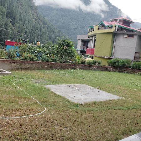 Dog N Hill Hotel Kasol Exterior foto