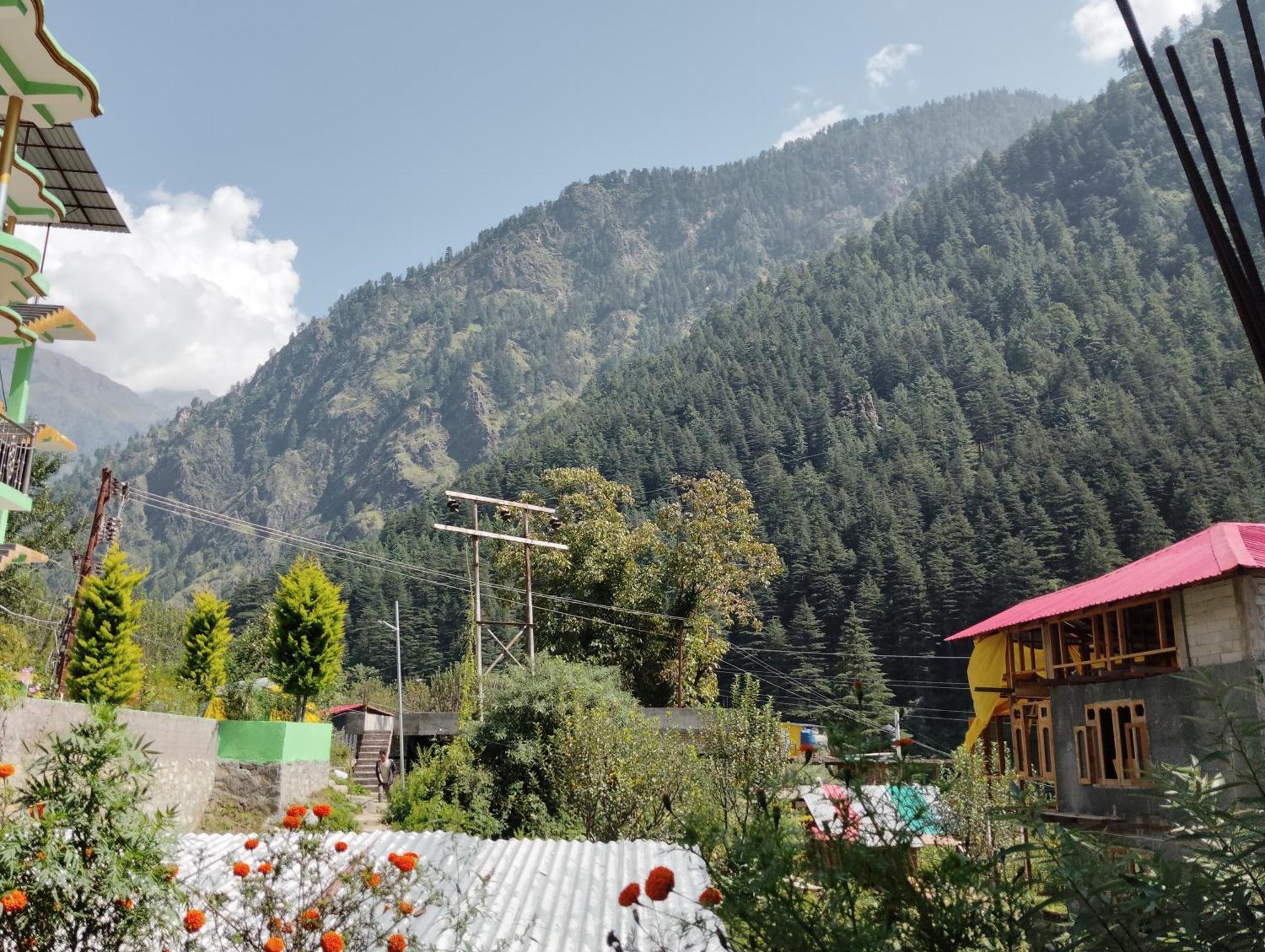 Dog N Hill Hotel Kasol Exterior foto