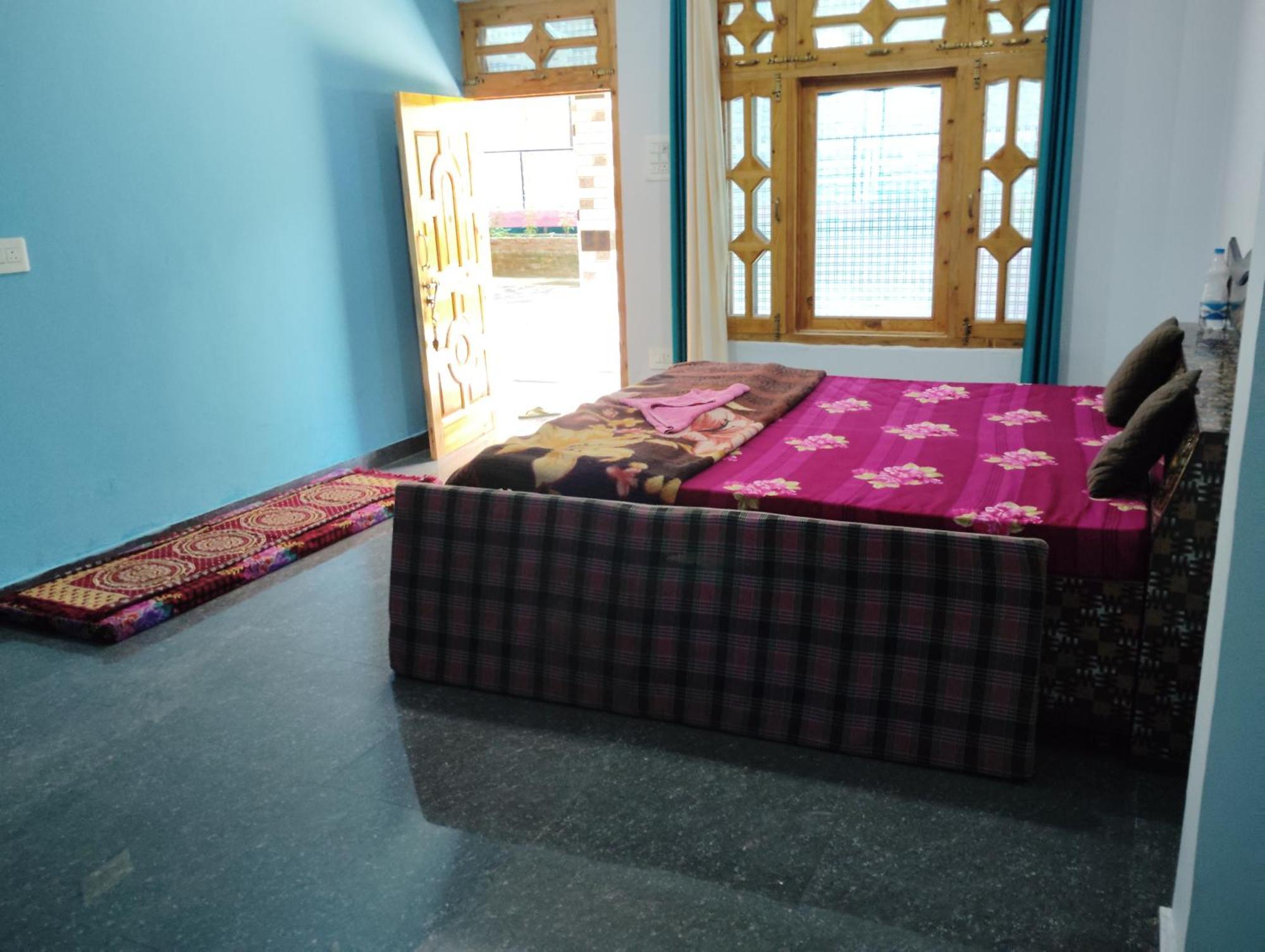 Dog N Hill Hotel Kasol Exterior foto