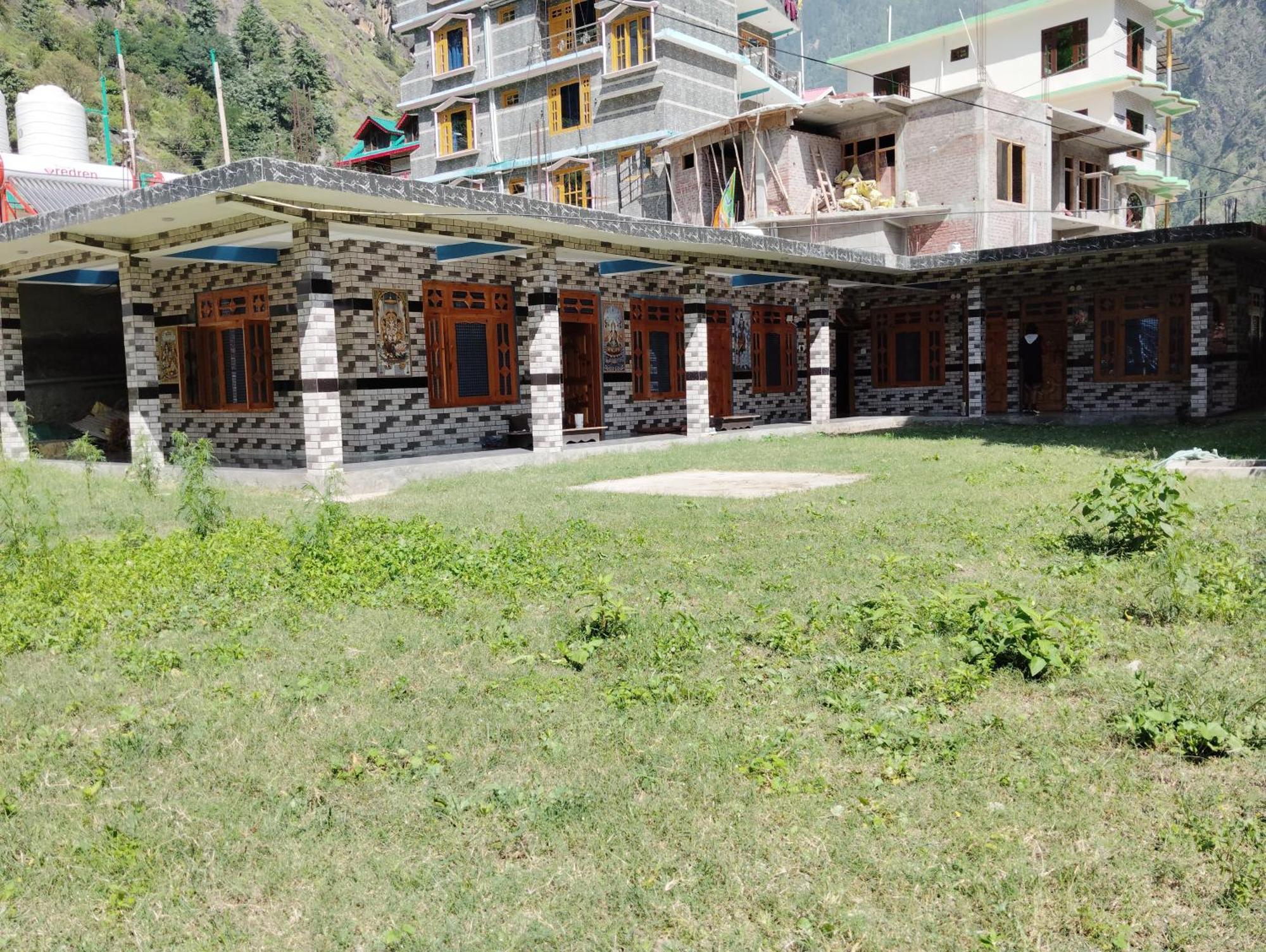 Dog N Hill Hotel Kasol Exterior foto