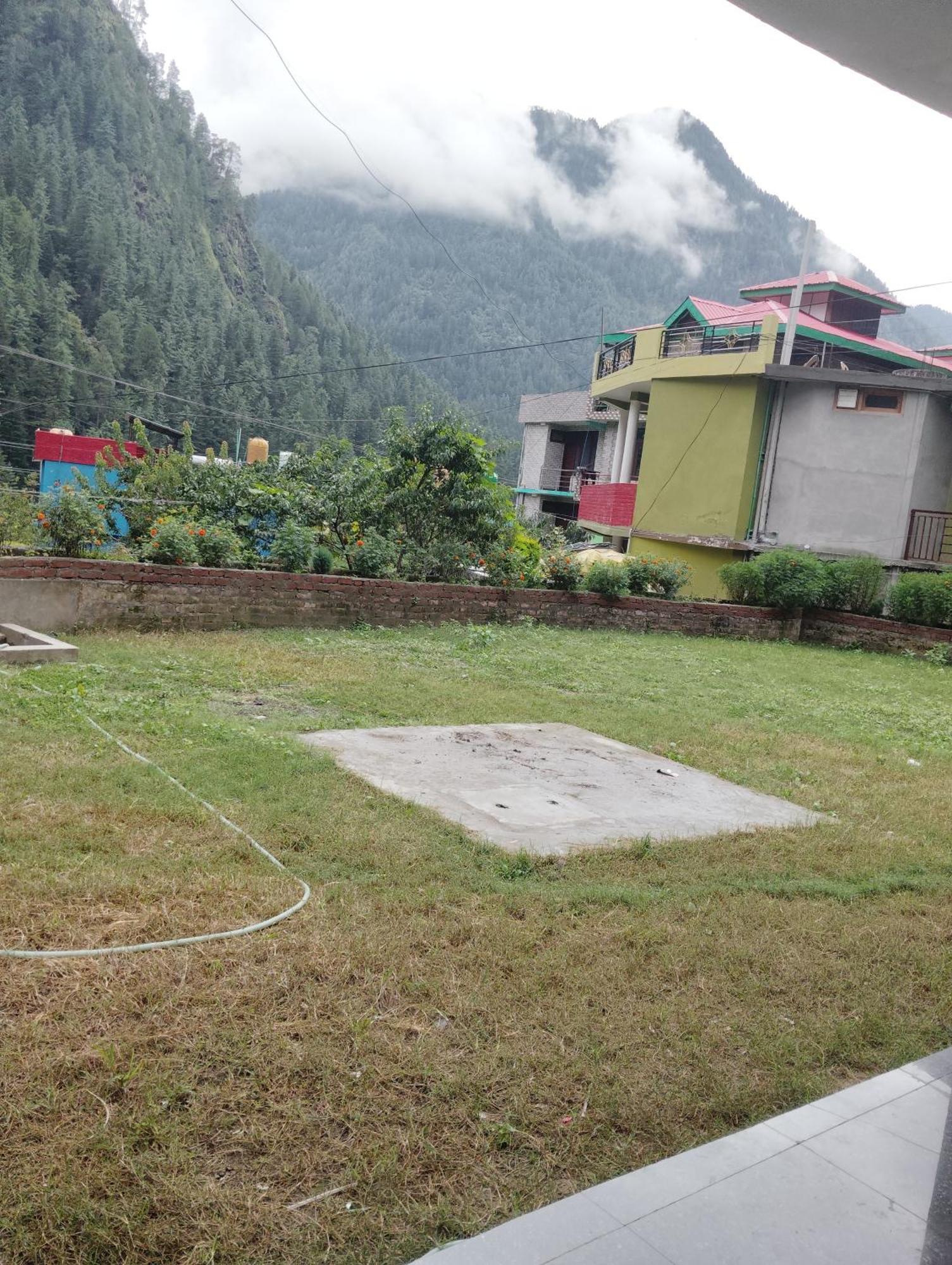 Dog N Hill Hotel Kasol Exterior foto