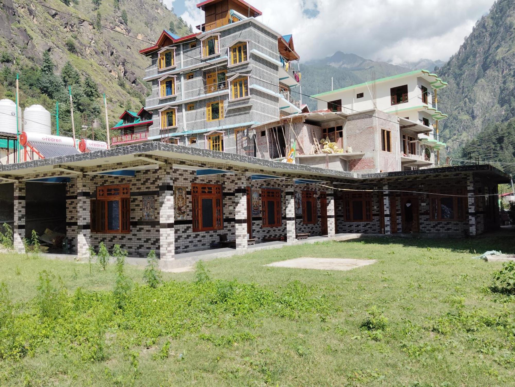 Dog N Hill Hotel Kasol Exterior foto