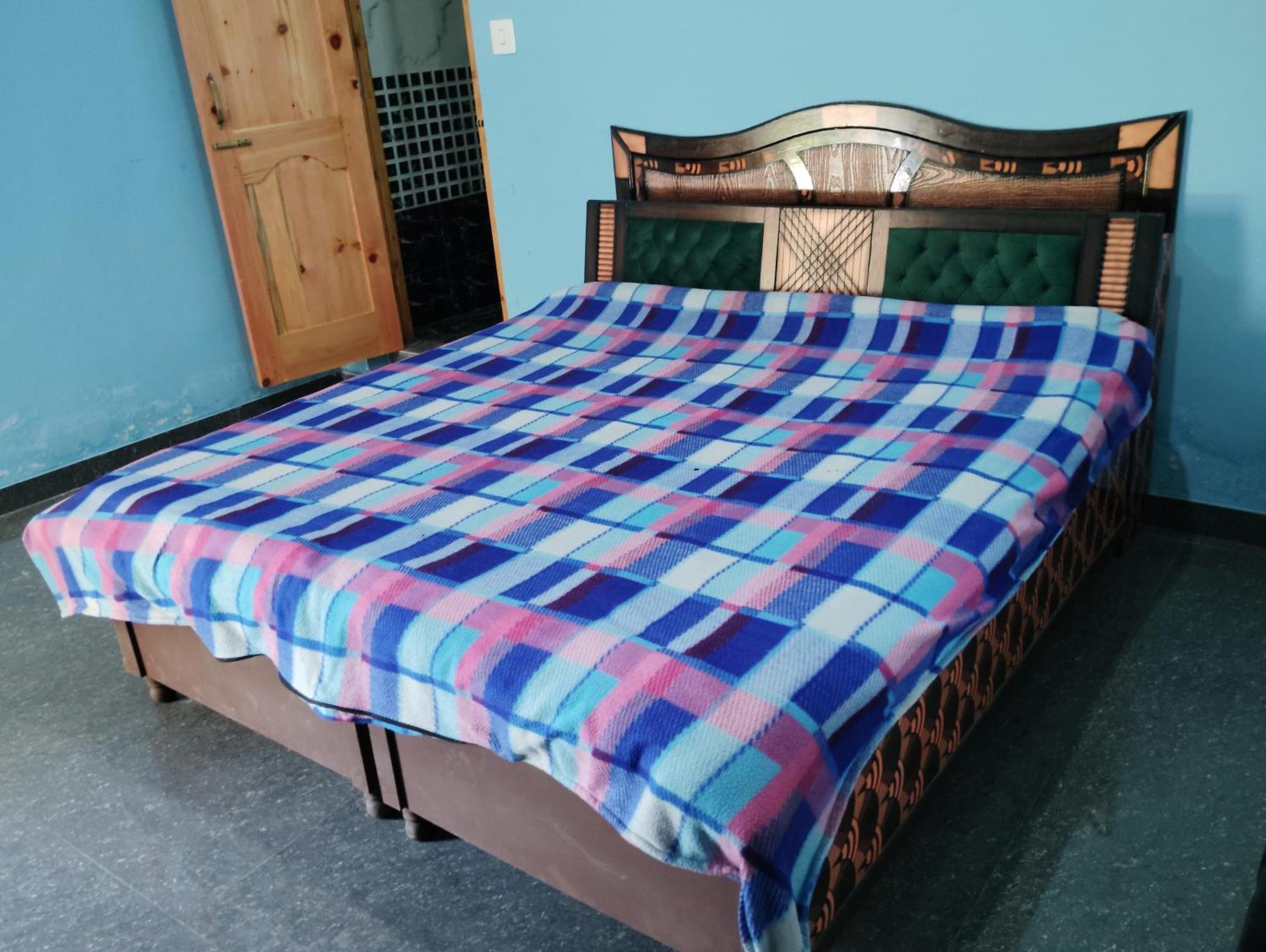 Dog N Hill Hotel Kasol Exterior foto