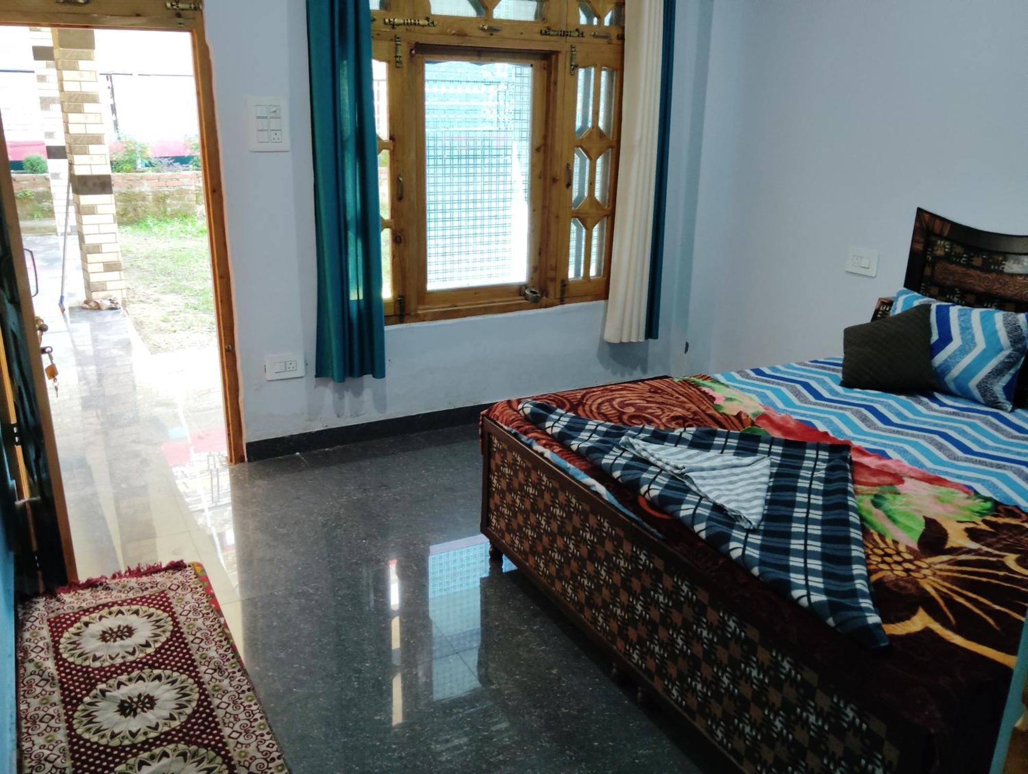 Dog N Hill Hotel Kasol Exterior foto