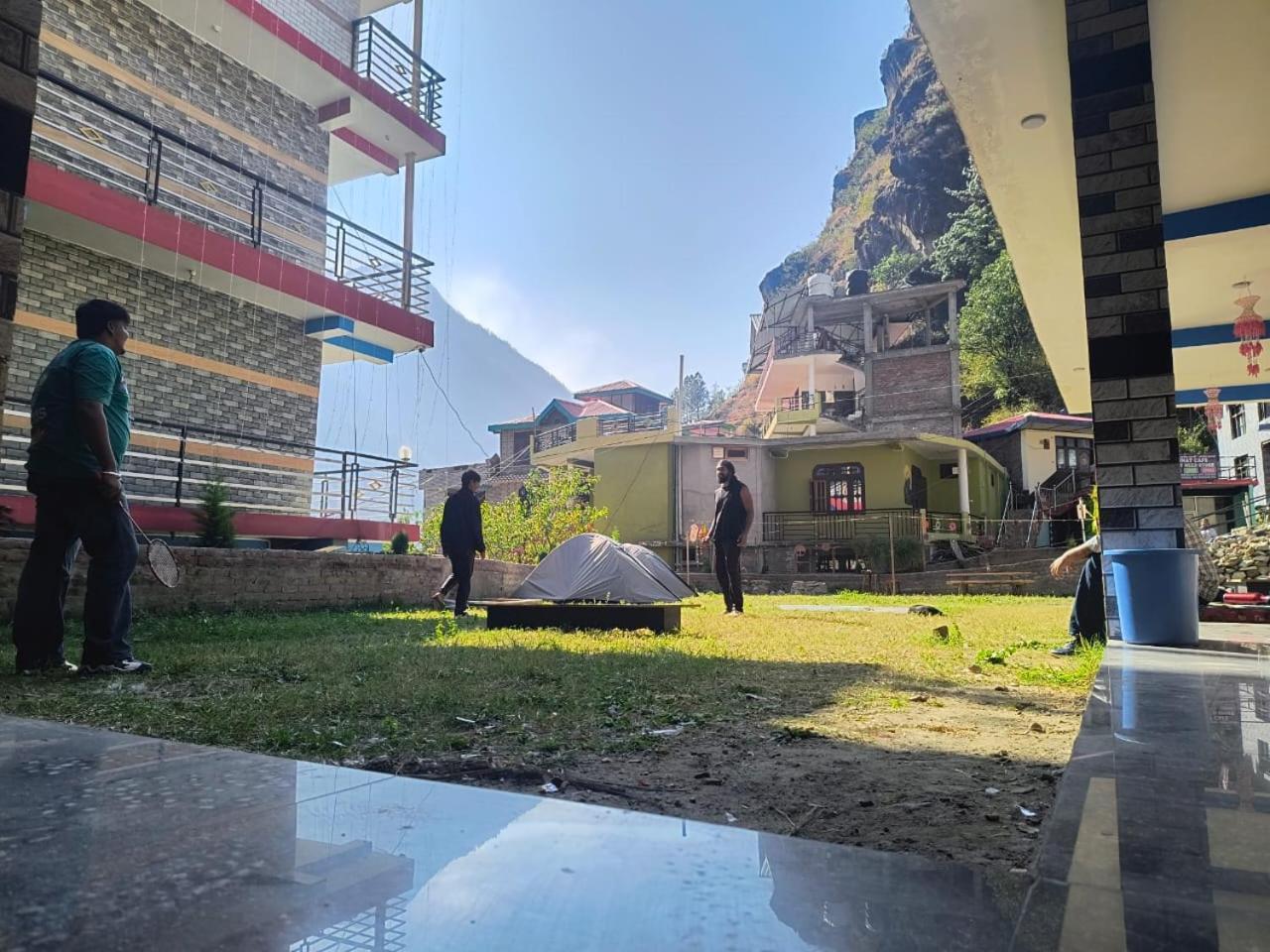 Dog N Hill Hotel Kasol Exterior foto
